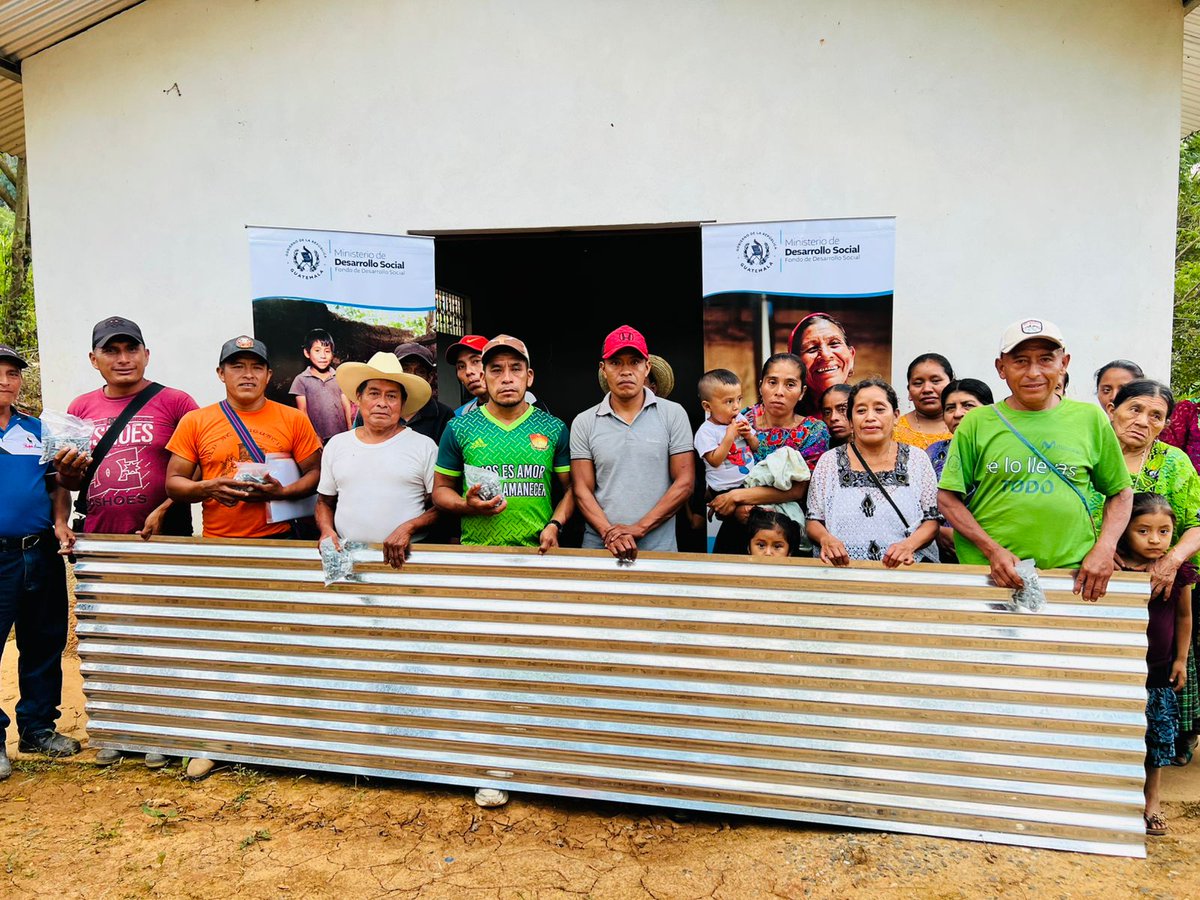 Midesgt's tweet photo. El MIDES a través del #FODES, entregamos kits de techo mínimo y tanques flexibles a 540 familias de San Jerónimo y Purulhá, Baja Verapaz. 🏡💧
Hilo 🧵
1/2 https://t.co/MXvBi9MjSM
