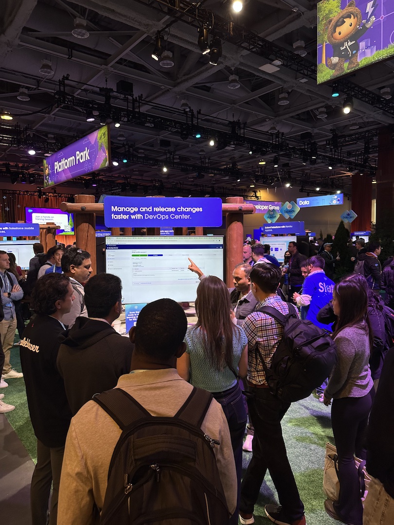SalesforceDevs's tweet image. 🎡 Platform Park is buzzing with expert-led demos to learn how to build, scale, and customize AI-powered solutions. 💡
Stop by to get hands-on with @Salesforce’s core platform tools and see how to build faster and smarter with Flow Builder, AI apps, and automation. 🚀