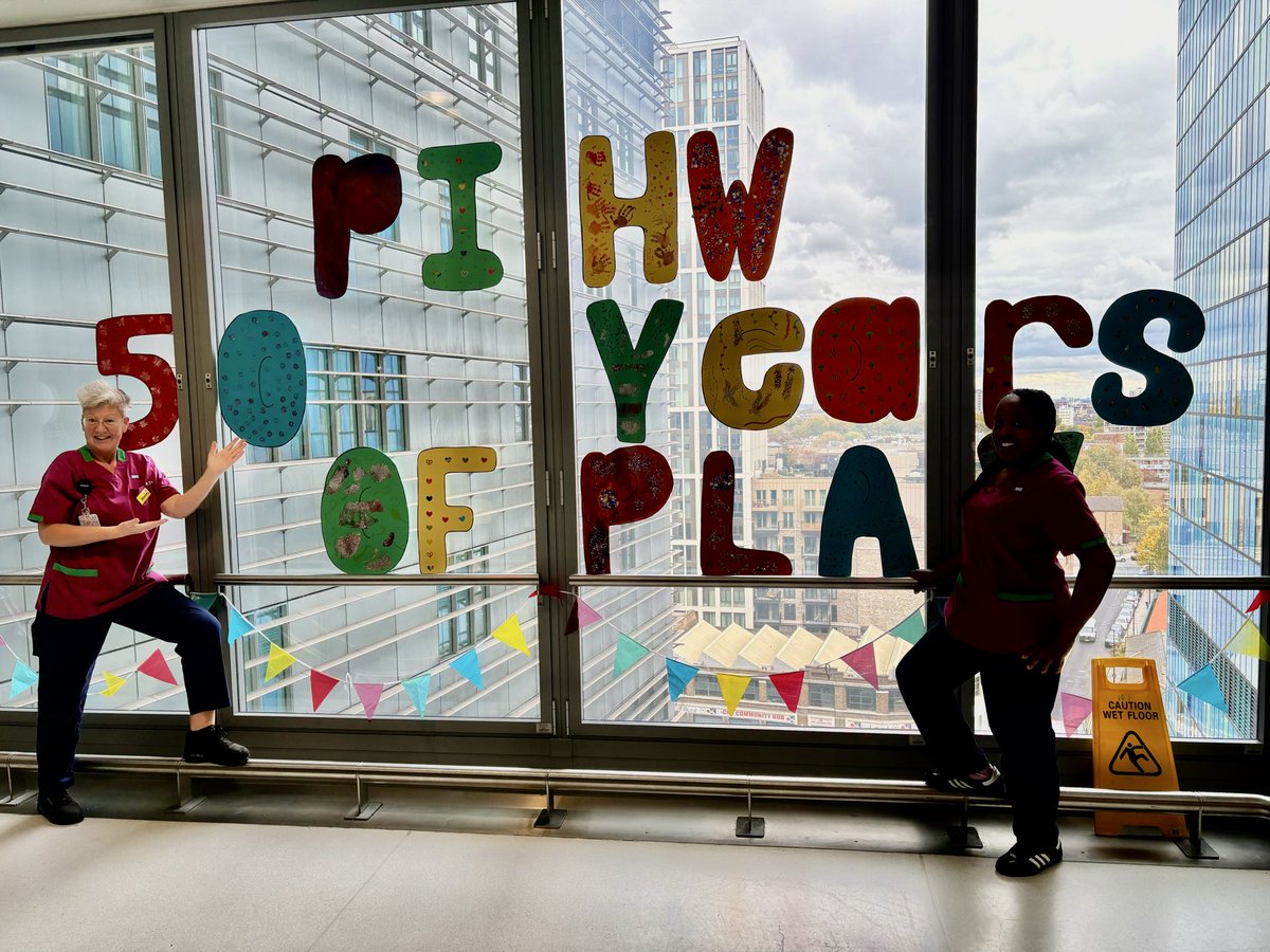 KathEvans2's tweet photo. Our fabulous @PlayTeamRLH at @RLHchildren @NHSBartsHealth celebrating #PlayinHealthcareWeek #PIHW
I’m so proud of the work they do & the difference they make 🌟🫶🏼
#YoungBartsHealth #TeamBartsHealth
@starlight_uk https://t.co/7Ug9DWOeAY