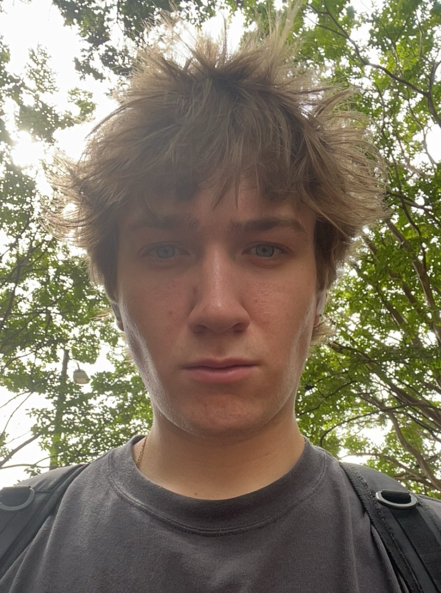 matt_kolm's tweet image. hopping on the trend (sorry)!

Will be in sf this summer, let’s connect 🤞

&amp;gt;sophomore studying finance at UNC
&amp;gt;currently building in consumer social 
&amp;gt;used to have beauty business ($75k arr) 
&amp;gt;looking to meet likeminded founders, builders, and investors
&amp;gt;love to go on city walks