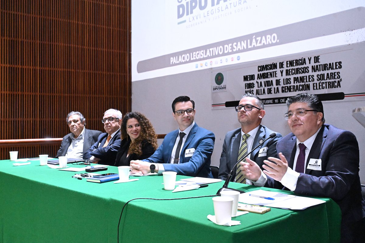 CONUEE_mx (@conuee_mx) on Twitter photo El Director de la #Conuee, Israel Jáuregui, participó en un foro sobre paneles solares, organizado por <a href="/Mx_Diputados/">H. Cámara de Diputados</a>. Señaló que la generación de energía limpia debe ir acompañada de sensibilización y uso responsable, a través de equipos eficientes y usuarios informados. 
Fotos: El Director de la #Conuee, Israel Jáuregui, participó en un foro sobre paneles solares, organizado por <a href="/Mx_Diputados/">H. Cámara de Diputados</a>. Señaló que la generación de energía limpia debe ir acompañada de sensibilización y uso responsable, a través de equipos eficientes y usuarios informados. 
Fotos: