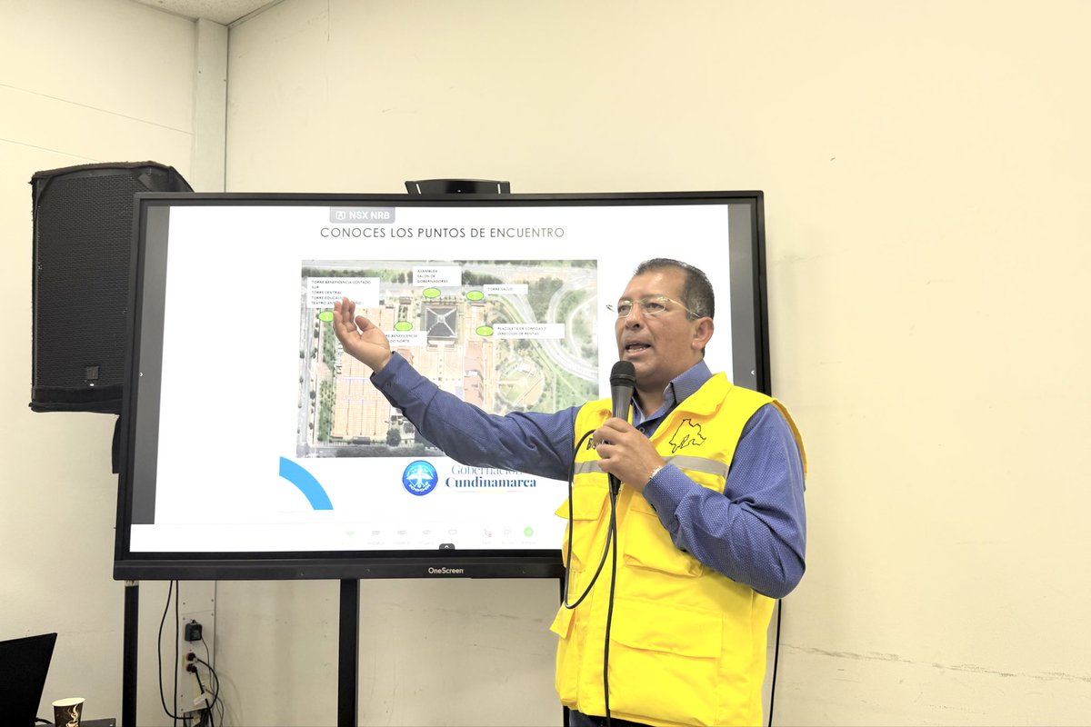 🚨 Nuestro brigadista Luis Antonio comparte recomendaciones para el simulacro de evacuación del 22 de octubre, recordando las rutas de evacuación, puntos de encuentro y roles de cada persona para una respuesta segura y coordinada. 🧯🏃‍♂️ #Simulacro2025 #Prevención