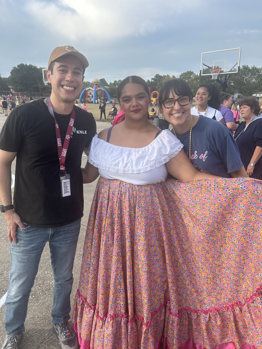 Fall Carnival! Such a fun night with our NLE families. Love getting to see alumni, too!