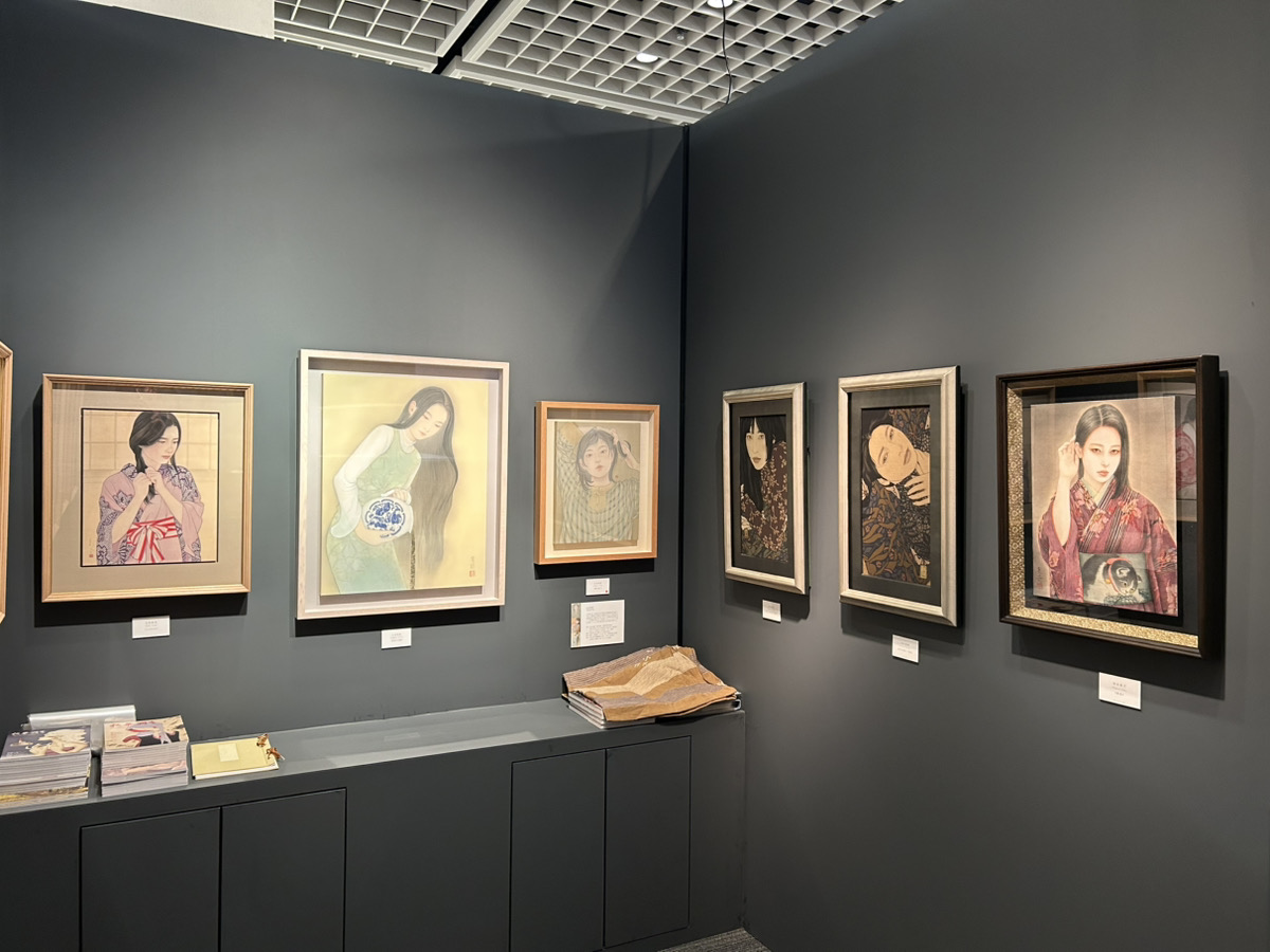 本日10/17(金)から✨

東美アートフェア 美人画ー4人展
2025/10/17(金)-19(日)
東京美術倶楽部(東京新橋)
ブース：3-31
syukado.jp/exhibition/tob…

池永康晟　大竹彩奈　岡本東子　山本有彩  伝統と革新、
美と個性が響き合う女性像が、美人画の新たな地平を拓きます
皆様のお越しをお待ちしております