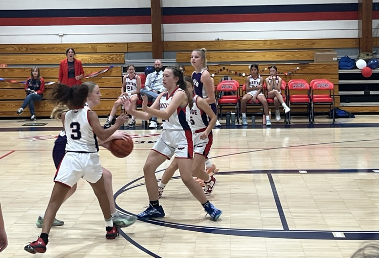 Congratulations to our 8th grade girls basketball players, families,and coaches! 
❤️💙🏀

#HeritageCUSD8
#ProudHawkCommunity