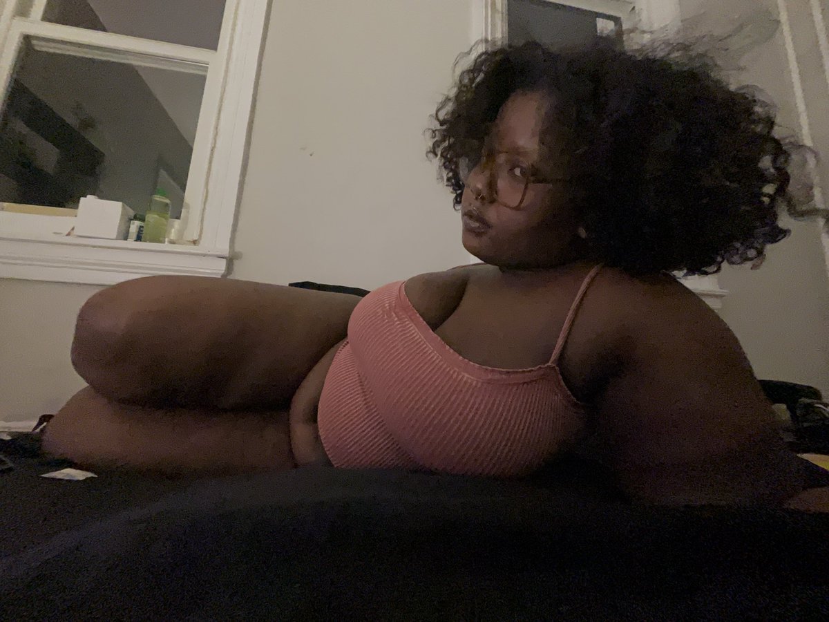 ur hot boywife! tweet media
