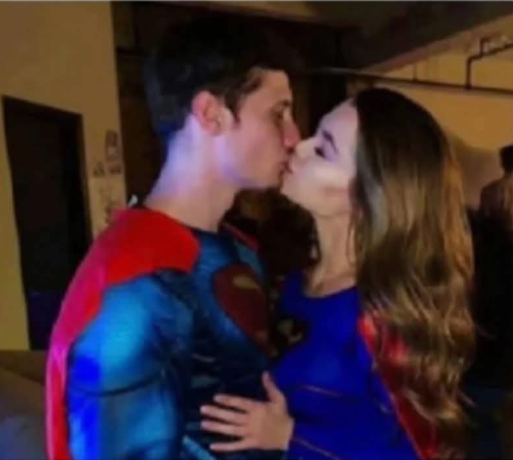 rackso2010's tweet image. Alguien ha planeado los disfraces de Halloween y le ha parecido divertido ser Superman y Supergirl porque son pareja.
Ya sabes, esos que no leen cómics y que no saben que los dos personajes son primos.