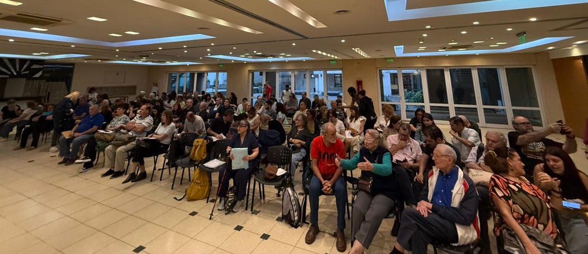 1/2🧵.
Entramos hoy en la última semana del plazo para presentar la solicitud de nacionalidad🇪🇸 al amparo de la Disposición Adicional 8a de la Ley de Memoria Democrática. Hoy, como hace unos días con el <a href="/crebuenosaires/">CRE Buenos Aires</a>, agradezco a <a href="/CeDEU2/">Ce.DEU</a> por su labor informativa y de apoyo.