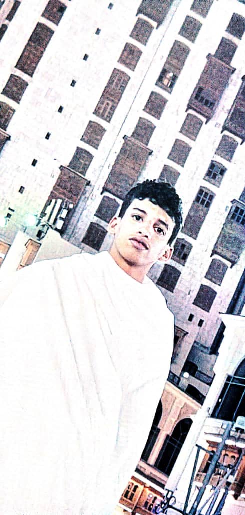 حزنٌ عميق ووجعٌ كبير خيّم على مدينة المكلا، بعد العثور على جثة الشاب  "عوض 17 عام" نجل الصديق الأستاذ عبدالله عوض العوبثاني ، مدير مكتب الزراعة والري بساحل حضرموت، في منطقة فلك، عقب أيام من فقدانه وعمليات البحث المكثفة التي شاركت فيها الأجهزة الأمنية وأبناء المدينة.

إنها فاجعة