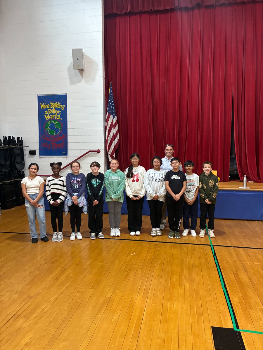 Highlands held their October WAM Meeting this week! 💙 Each month, the Highlands community gathers to celebrate the Highlands High Five. September’s focus was Kindness, and this month students are shifting their focus to Working Hard! #DPSPride #Highlands