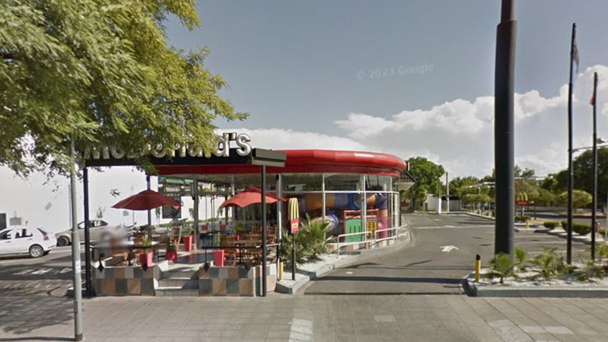 CbaMaps's tweet photo. McDonalds Ruta 20
2025 / 2013 https://t.co/rfmnEMRz4h