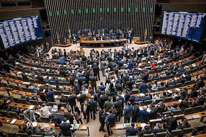 poponze's tweet image. RETROCESSO! Senado aprova projeto de lei que proíbe o aborto após 22 semanas de gestação, mesmo em casos de estupro.