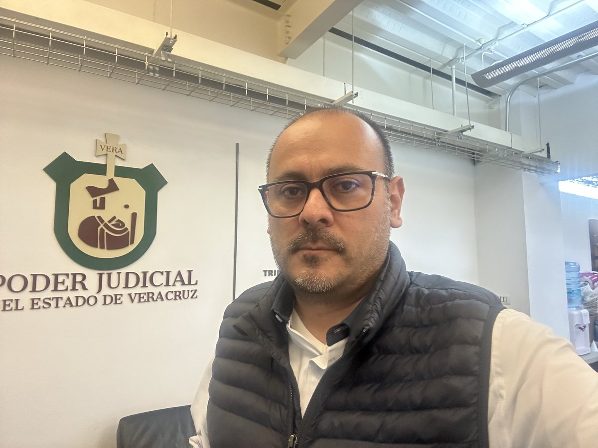 insistemx's tweet photo. Continuamos avanzando en la gestión y en la defensa legítima de los derechos de nuestros compañeros.
No se trata de siglas ni de personas, sino de justicia, igualdad y equidad para todos. 💪⚖️

#INSISTE #LFUSMEV #UnidadMagisterial #DerechosLaborales #JusticiaSindical https://t.co/4wM6FWzTFT