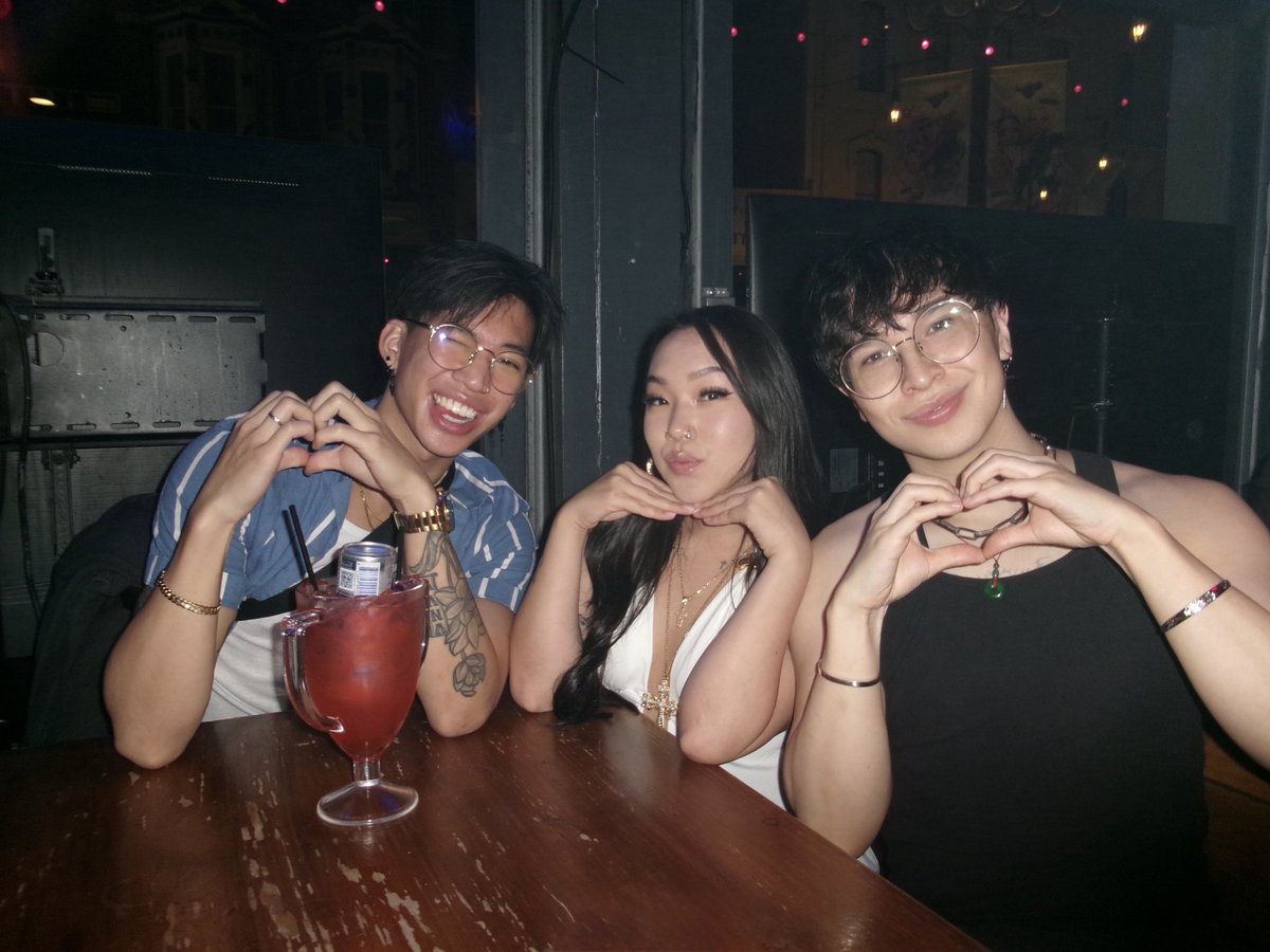 san diegoo <a href="/mykelbui/">Mikey</a> <a href="/rachiemin/">r🖤</a>