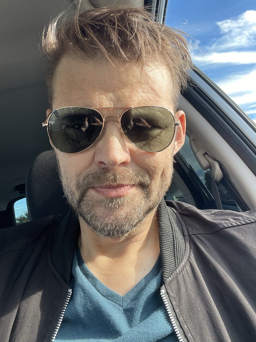 Captain Smirk tweet media