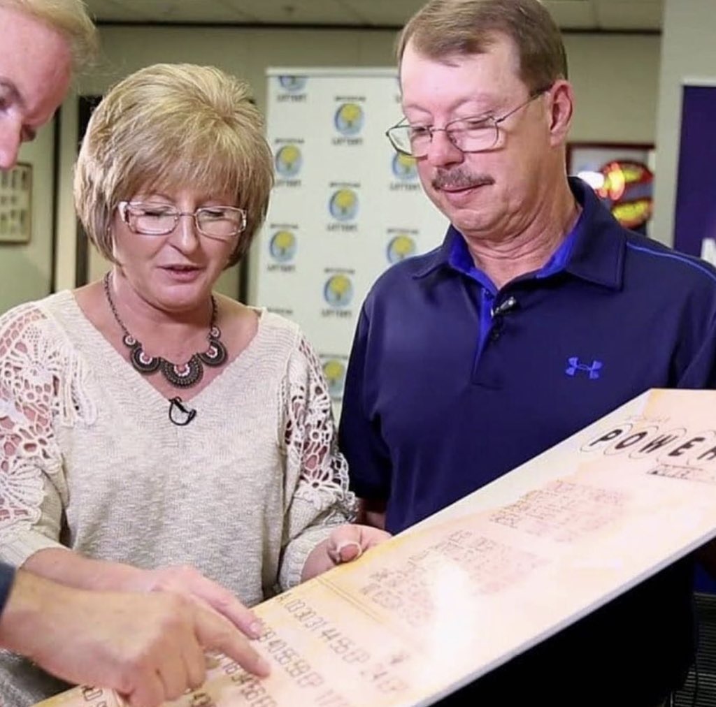 leach_juli43532's tweet image. I&apos;m Julie leach  the Jackpot Powerball Lottery winner of $315.5 Million Dollars. I’m grateful and willing to give out $200,000 to my first 2k followers…🤝💯