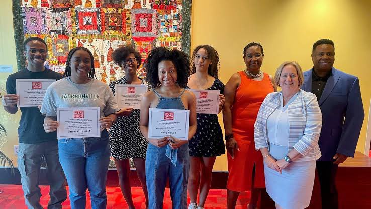 leach_juli43532's tweet image. I&apos;m Julie leach  the Jackpot Powerball Lottery winner of $315.5 Million Dollars. I’m grateful and willing to give out $200,000 to my first 2k followers…🤝💯