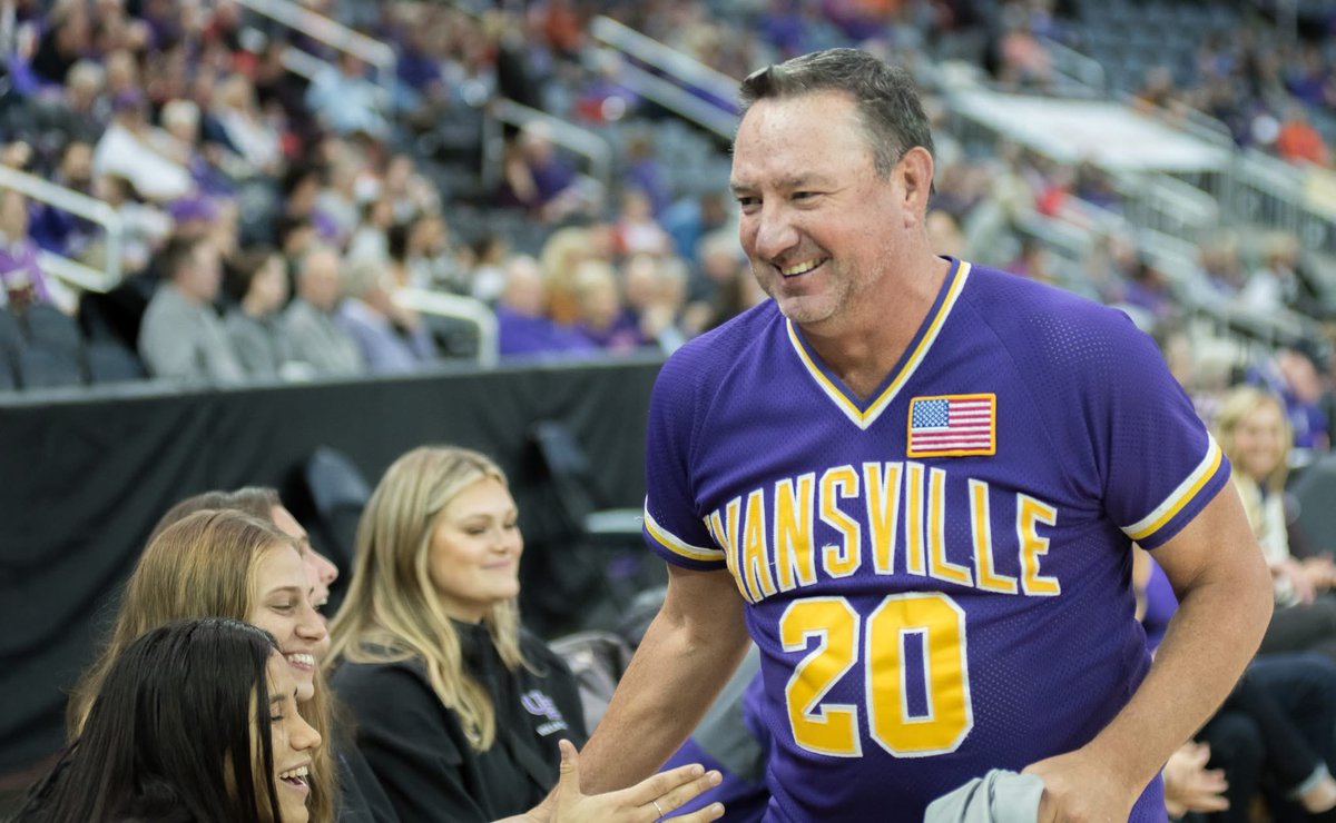 Jevin Redman (@jevin_13) on Twitter photo Aces on the Air - Ep. 44 Men's Basketball Season Preview
My broadcast partner Scott Shreffler and I preview the 2025-2026 <a href="/UEAthletics_MBB/">UE Men's Basketball</a> season!
๐Listen: bit.ly/4qmfZcf + Spotify/Apple
We break down the roster, share observations from practice, run through the Aces on the Air - Ep. 44 Men's Basketball Season Preview
My broadcast partner Scott Shreffler and I preview the 2025-2026 <a href="/UEAthletics_MBB/">UE Men's Basketball</a> season!
๐Listen: bit.ly/4qmfZcf + Spotify/Apple
We break down the roster, share observations from practice, run through the