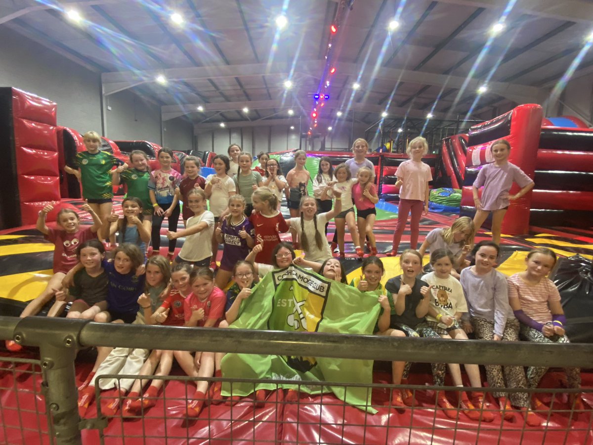 The u9/10’s enjoyed a great night out in Airtastic to finish off the 2025 season. Thanks again to all their coaches for a great year 🙂#cobhcamogieontop