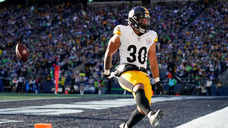 DeeboBetz's tweet photo. NFL Week 7 MNF Prop #2

2U| Jaylen Warren ⬆️49.5 Rushing Yards
________________________________

BEST RUSHING PROP 🎯

Warrens been elite this season when healthy. He just cashed this line in his first game back from injury vs the best run D in the league. He’s top 3 in missed tackles forced & yards after contact🔥Combine that with facing CIN 5th worst run D allowing 135 yards per game, Warren could be in for a breakout game. CIN also is ranked 30th in Opponent Rushing Yards Before Contact. 🧁

EVERYTHING ALIGNS FOR A HUGE JAYLEN WARREN DAY🚀