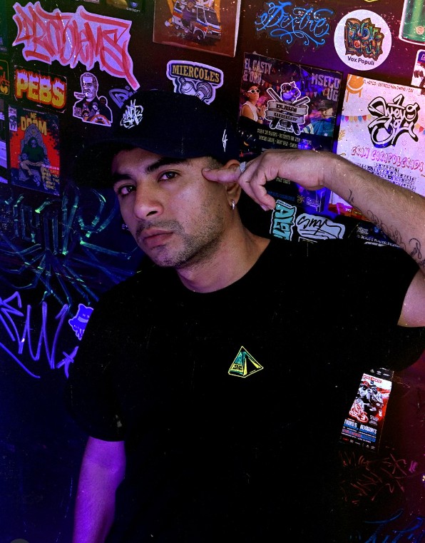 #OjoAlDato 👤El músico Eduardo Mauricio Ruiz Sanz (32) recibió el impacto de un proyectil anoche, durante las protestas, en las inmediaciones de la Plaza Francia, en Lima. Falleció cuando era trasladado al Hospital Arzobispo Loayza.