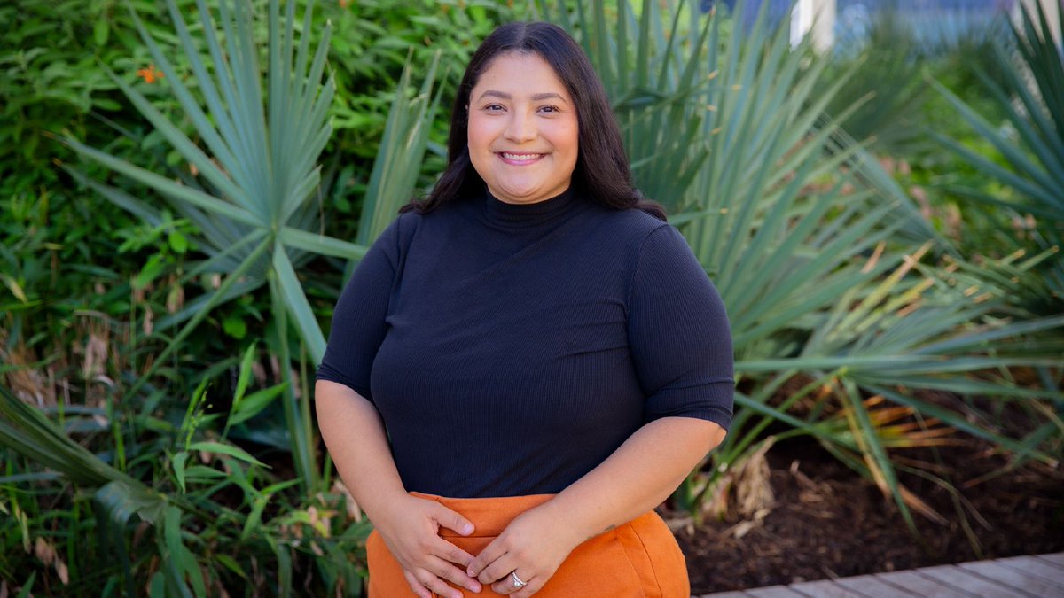 utexascoe's tweet image. Ph.D. candidate Melissa Chavarria is examining barriers in dual enrollment &amp;amp; early college programs. 

Her work highlights the role of K–12 &amp;amp; community college partnerships in improving pathways to higher ed for all students: bit.ly/3WcJT4L 

#WhatStartsHere #FirstGen