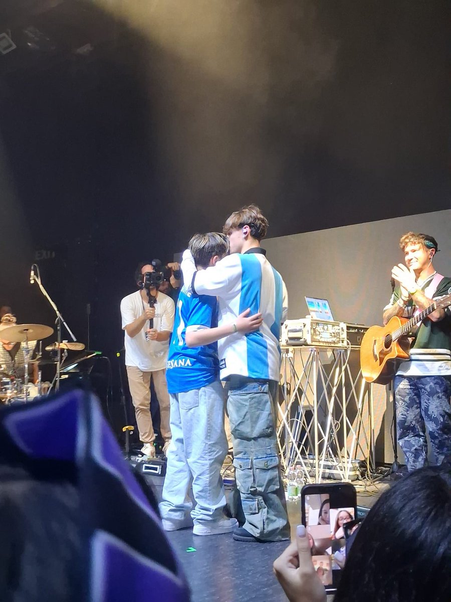 uno dei rapporti più belli che ci può essere tra fratelli🥹❤️‍🩹