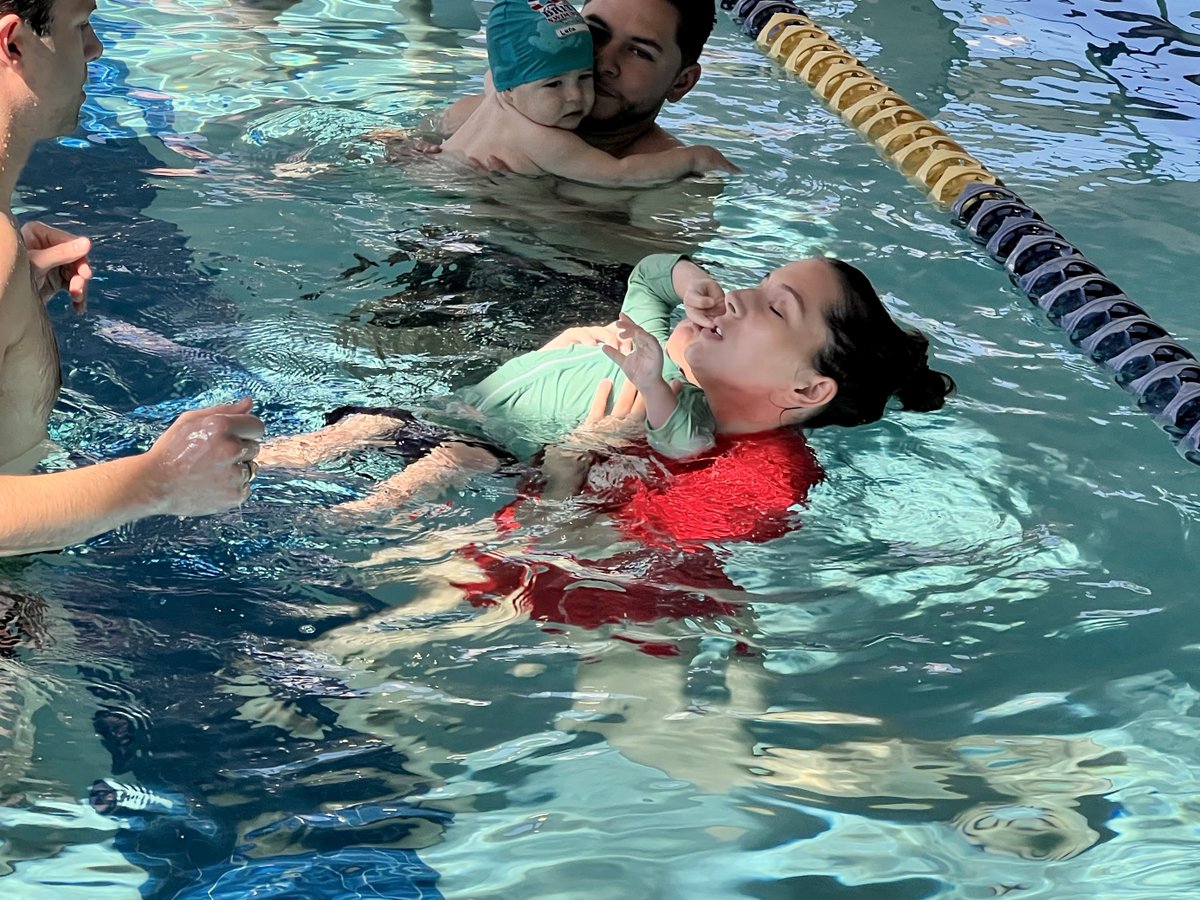 BSSStLouis's tweet image. Gotta leeeeeeean back to get those ears in 👂
.
#britishswimschool #swimsafely #learntofloat #stlouis #infantclasses #survivalskills #
.
Learn more about our programs at:
🔗- britishswimschool.com/st-louis
📞- (314) 312-1878