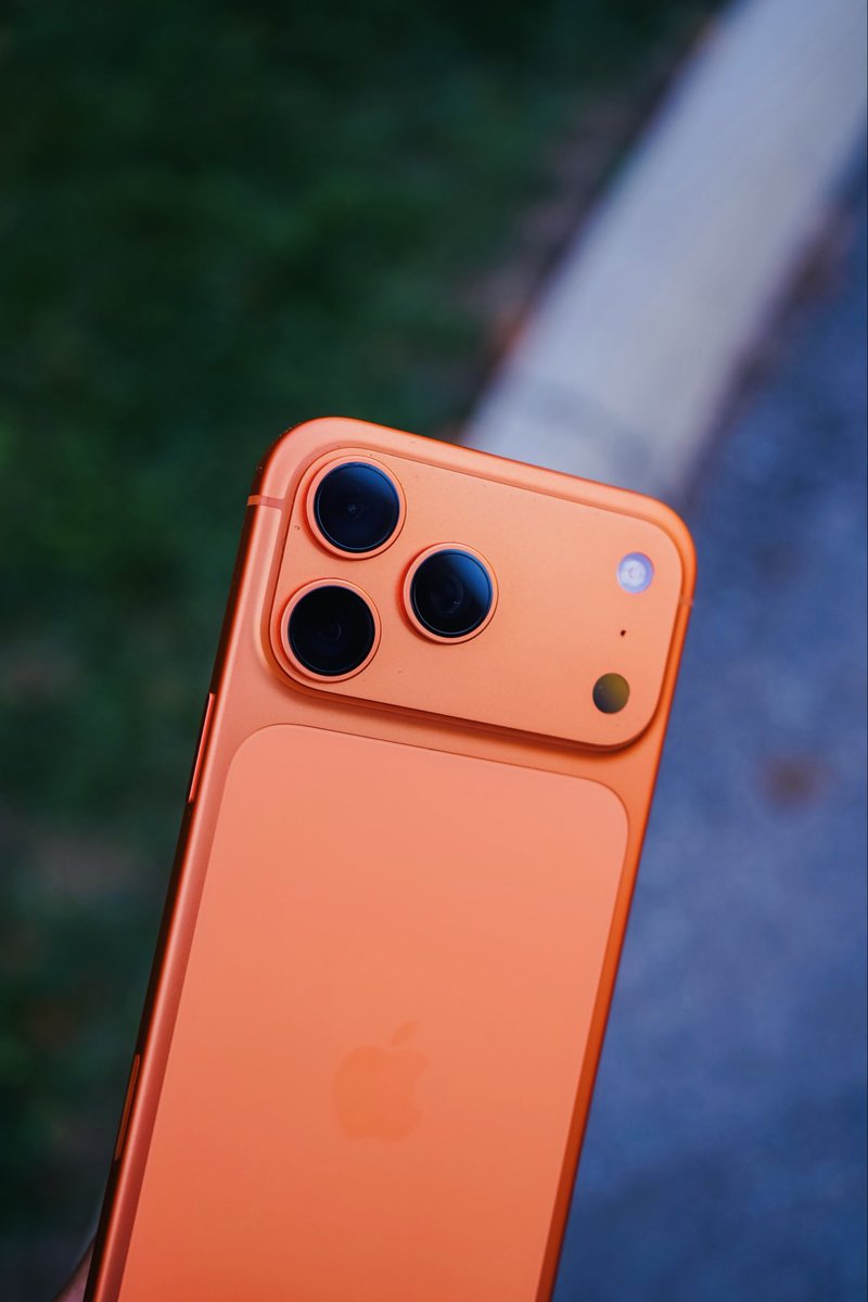 naseem_speach's tweet image. I refuse to pretend iOS 26 is bad. This update is actually fire. 🔥