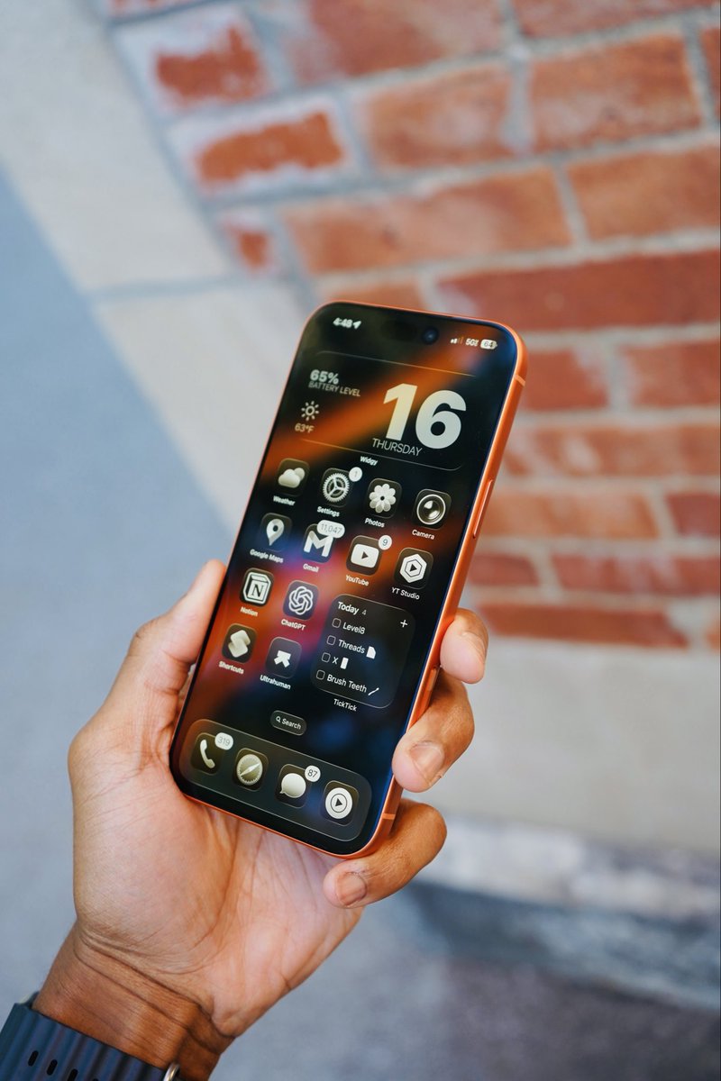 naseem_speach's tweet image. I refuse to pretend iOS 26 is bad. This update is actually fire. 🔥