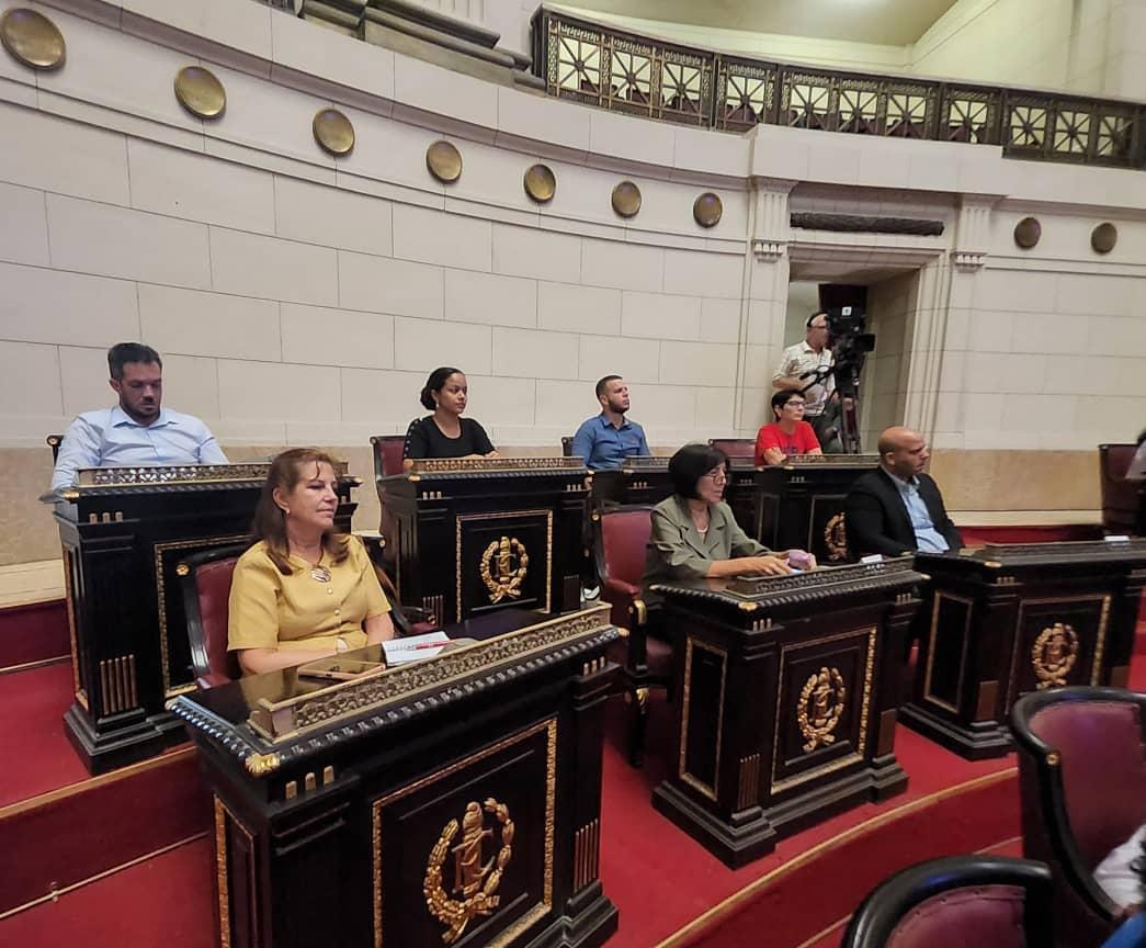 Participé en representación del <a href="/TSupremoCU/">TSupremoCU</a> con otras instituciones del sector jurídico en la #AudienciaParlamentaria contra el Bloqueo de los EE.UU a #Cuba. Con la presencia de Esteban Lazo, diputados de la <a href="/AsambleaCuba/">Asamblea Nacional Cuba</a> y funcionarios de <a href="/CubaMINREX/">Cancillería de Cuba</a> #TumbaElBloqueo