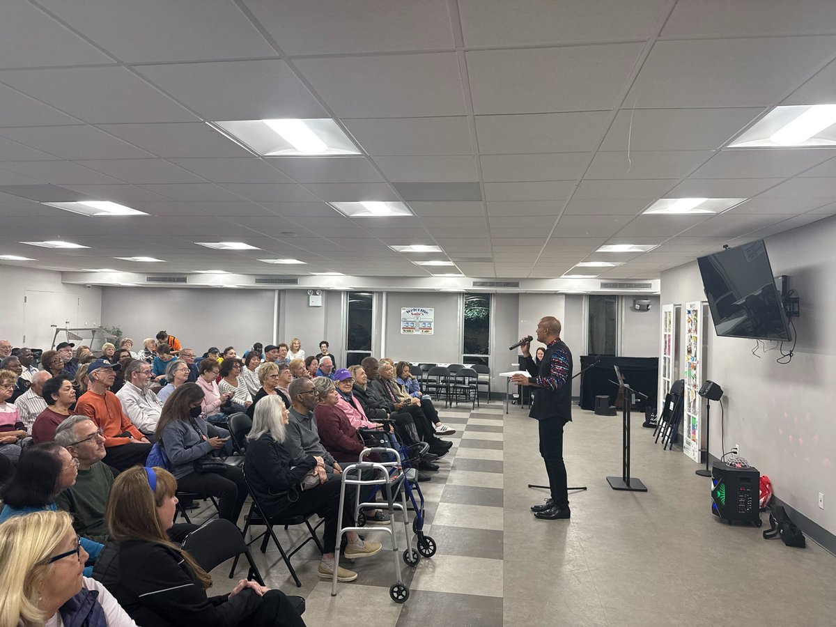 CMLindaLee's tweet image. Happy Senior Appreciation Month! Every October, it is a pleasure to join my colleagues in uplifting older adults in our community! Today, @QueensTheatre showed out strong and partnered with us to provide an afternoon of international cultural performances at @Commonpoint_Qns!