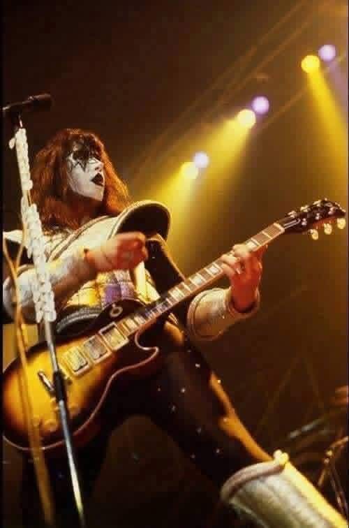 MKissfan's tweet image. R.I.P. #AceFrehley 😔😪