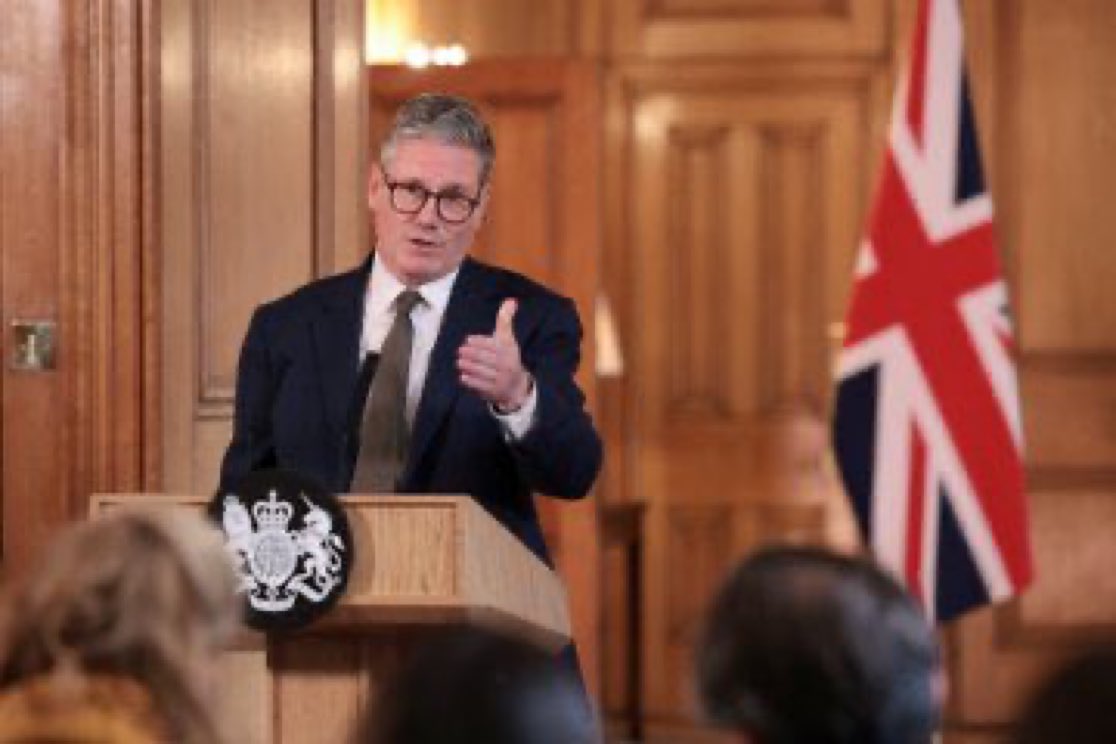 Palestinedaily1's tweet photo. 🚨Simple YES or NO poll.       

Keir Starmer is a key partner in genocide in Gaza??

A. Yes    

B. No https://t.co/QoHx1YOmmc