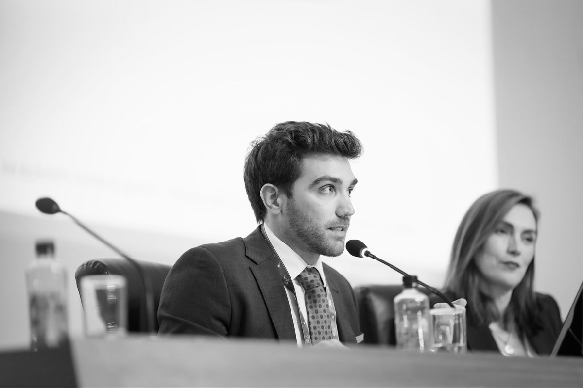isamdiablo's tweet photo. Algunas fotos bonitas de mi ponencia en el @cilearequipa organizado por la @RAEinforma y el @InstCervantes. 
Ha sido un honor. https://t.co/CWrMjvZLYz