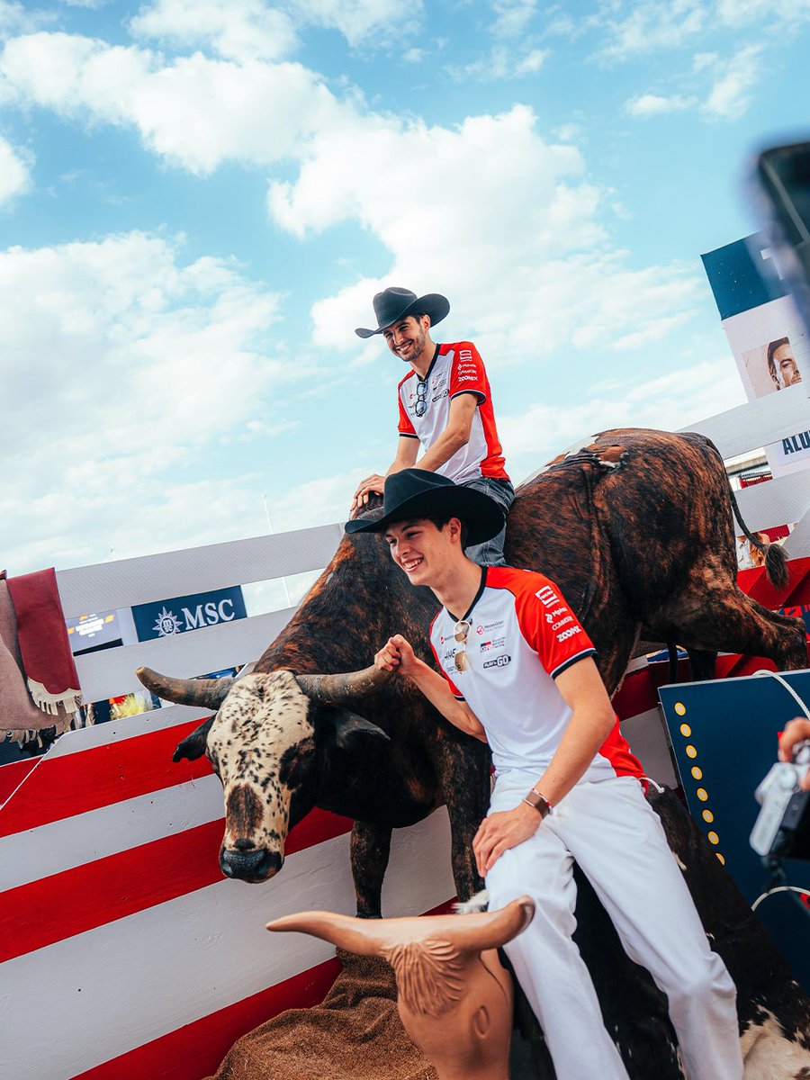 Couple of cowboys in COTA 🤠🇺🇸

#HaasF1 #F1 #USGP