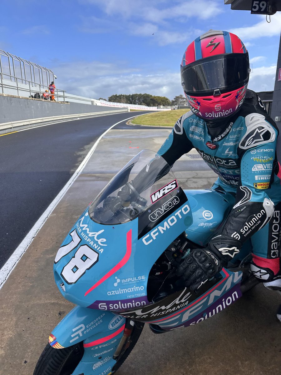 #AustralianGP #Moto3 FP1

🅿️2️⃣ Máximo Quiles 1:44.817 (+0.356)
🅿️4️⃣ Joel Esteban 1:45.446 (+0.985)