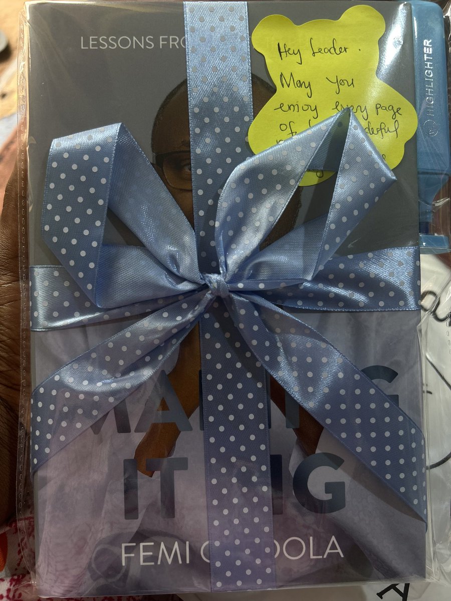 BandeMah's tweet image. My first book ☺️gifted to me I’m excited.