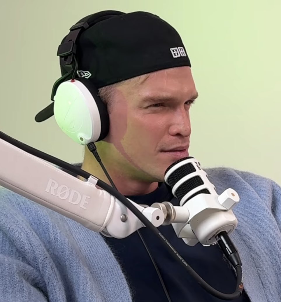 CodysMerchStore's tweet image. What’s everyone being for Halloween? I’m being @CodySimpson ‘s death stare when @allisimpson took a sneaky pic of Nick Jonas in the studio