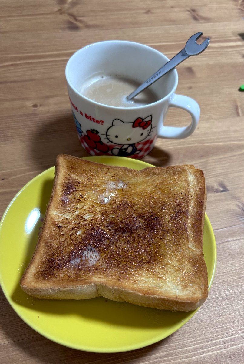 _CR22S_'s tweet image. オハ🌥️です
やっと金曜日🍀

秋祭りでほとんどの人が休んでる職場に今日も出勤ですが⁉️笑
それもまた現実逃避😊

#今日も1日ご安全にねッ💖
#GoToHeaven‼️