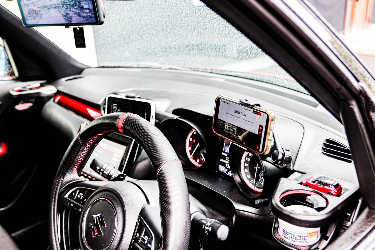 EVE DESIGN
Mobile Holder
RIMLOCK
for SWIFT/SWIFT SPORT
左側⇒ばね式
右側⇒ばね式＆延長アーム
eve-corp.co.jp/mhz-5.html