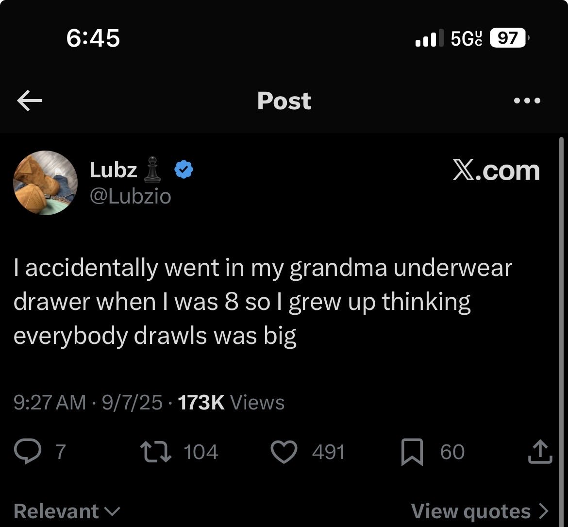 jadaenopinkett's tweet image. Giggling 🤭