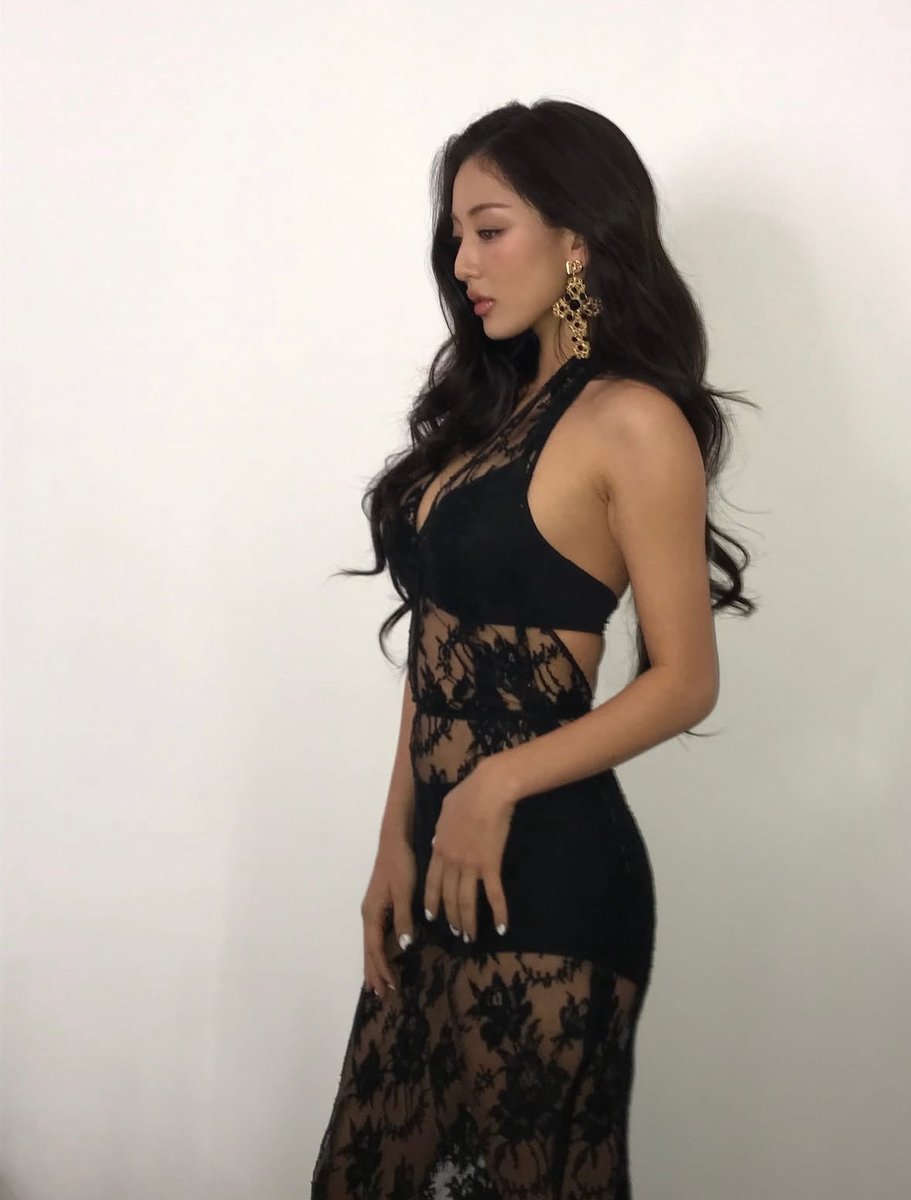 ghiblisani's tweet image. EVIL DIABOLICAL WOMAN IM THROWING MYSELF AGAINST THE WALLLLLLLL