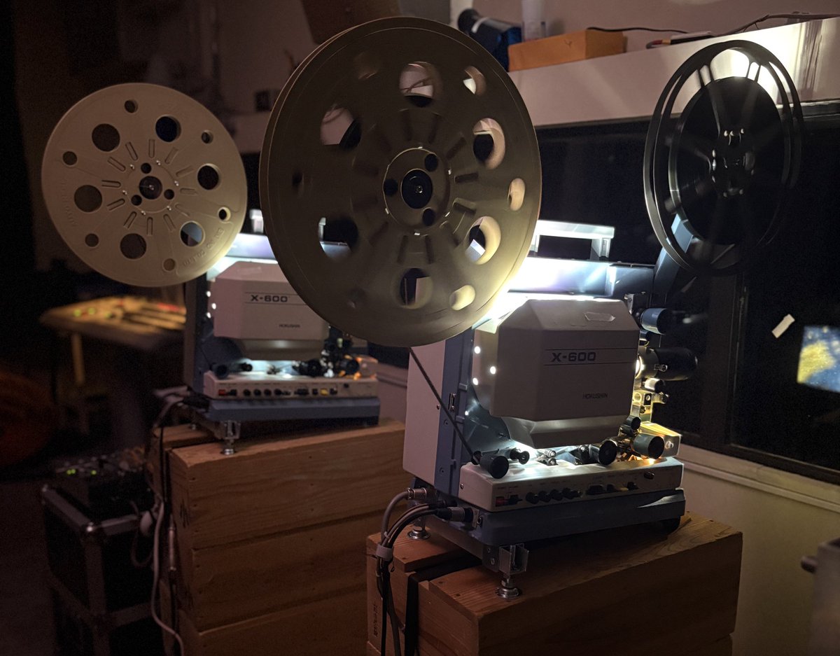 山形国際ドキュメンタリー映画祭2025
本日の撤去作業で終了です。
今年はソウル、台湾、北京からも映写技師が参加しました。
彼らとはアジア映写技師ネットワークを通して繋がり、一緒に映画祭を走り切りました！映写技師として国際交流ができる日が来るとは…貴重な経験となりました。