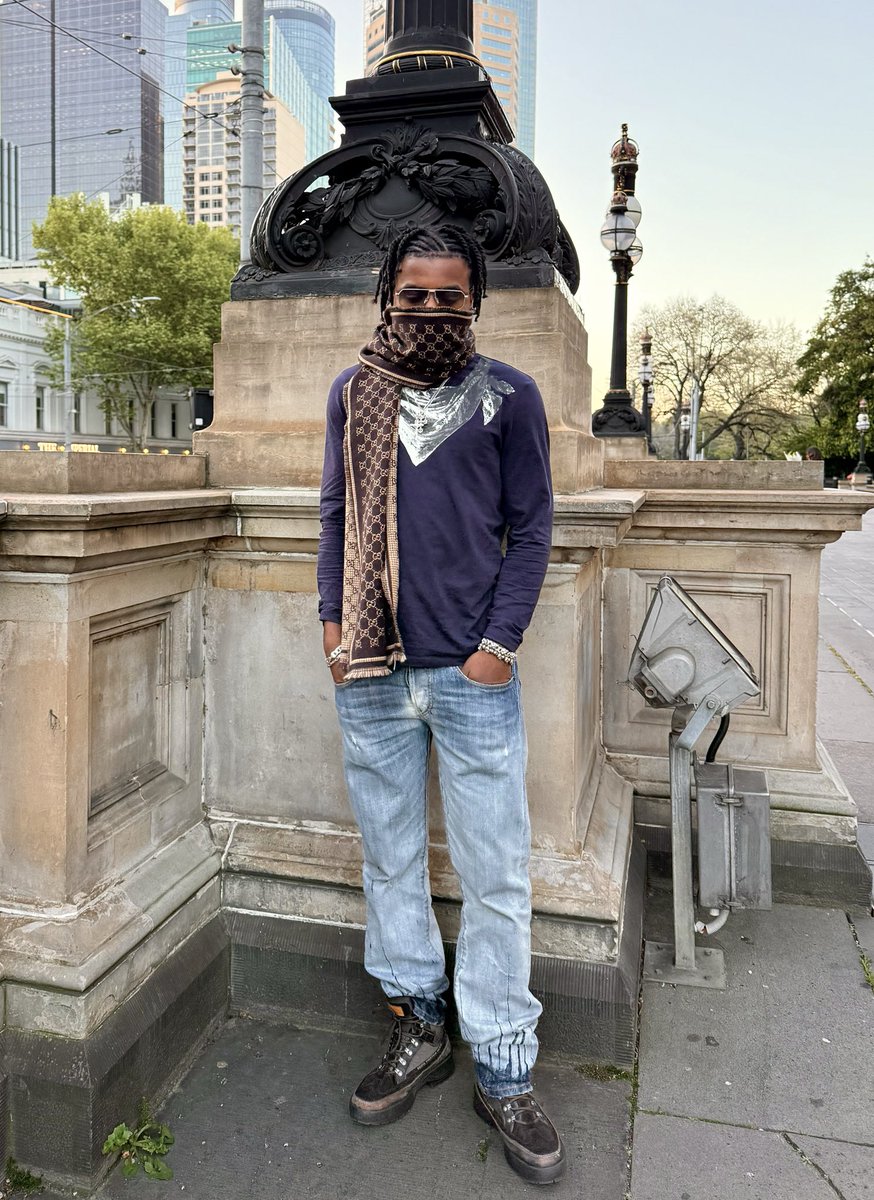 tolafolaa's tweet image. fingers crossed