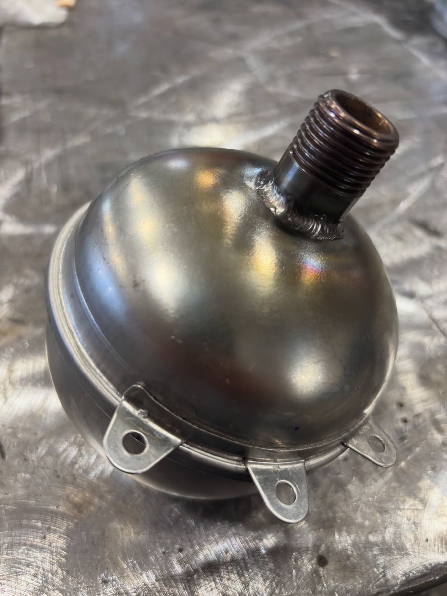 Float fabrication! 

#welding #welder #weldit #weld #fabshop #fabricate #bendoregon #bendor #inbendor #centraloregon #fabit #custom #customshop #customwelding #smallbusiness