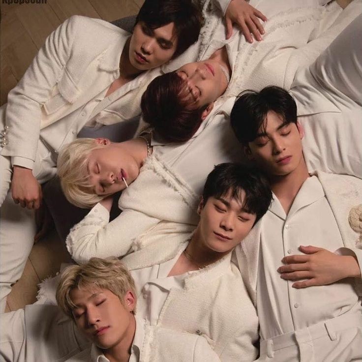 sakasamikazuki's tweet photo. 【#2025MAMAVOTE】FANS'CHOCIE部門 第1次投票（26㈰23:59〆）
#ASTRO 現在35位、予選突破は20位まで💦
↓Ⓜカのアプリから1日1回🗳を🙏
🔗https://t.co/Ep3NdNM1zS
@MnetMAMA
■アプリMnet Plus投票90% + SNS投票10%反映(タグ付きポストもリポストも1票）
■1日1回（複数ID🆗）最低男女それぞれ1つ選択 https://t.co/DcOkpxNO6N