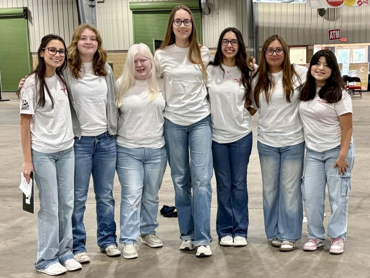 MaryCarrollHigh's tweet photo. Carroll FFA on the move! Officers spent 2 days at Ag Awareness Days teaching how ag impacts breakfast to blue jeans! ππ½π₯
Then today, members competed at Hoggie LDE Invitational at TAMUβK! π
Thanks for repping CHS with hard work & heart.
#CarrollFFA #TPND #AgAwareness https://t.co/z6ld0fQiQK