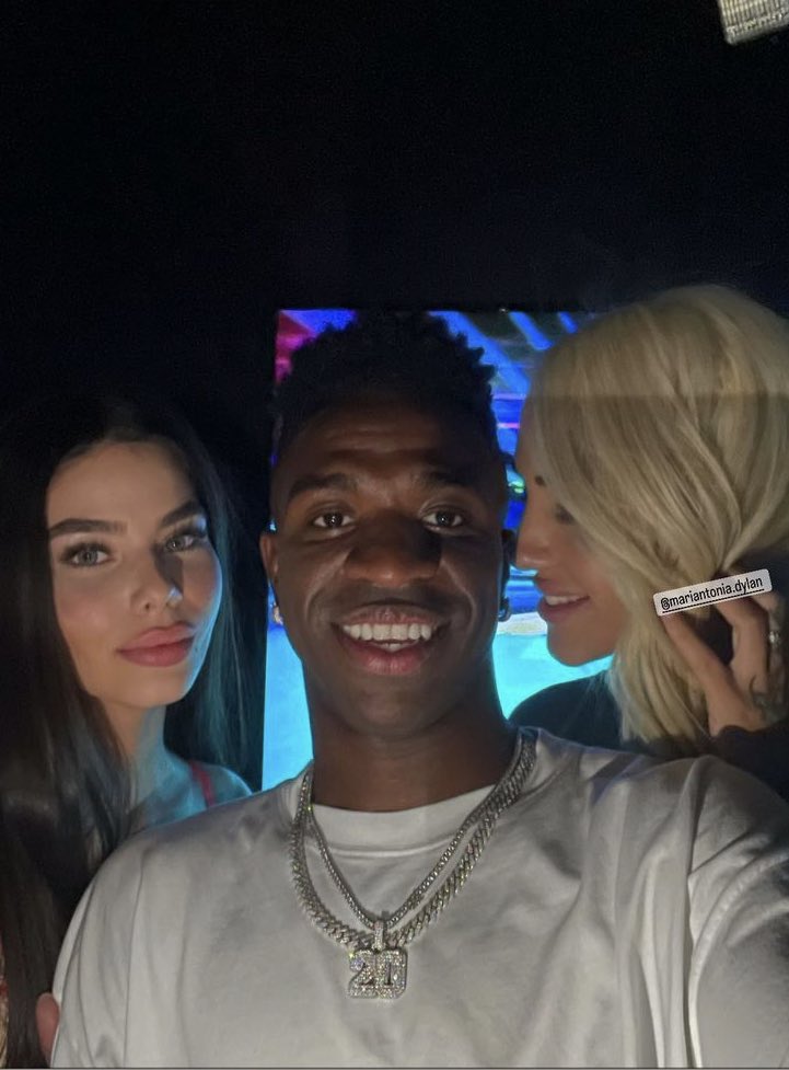 (fan) REAL MADRID FANS 🤍 tweet media