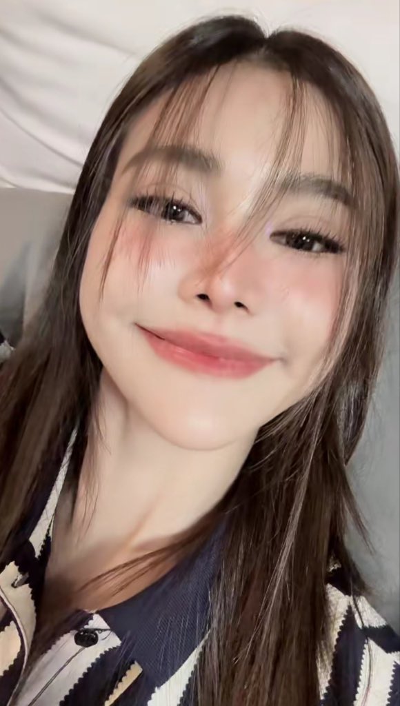 มอนิ่งค่ะคนเก่ง วันนี้ดีขึ้นอะยางน๊า ต้องไปซ้อมใช่มั้ยคะ ส่งกำลังใจให้เยอะเลยน๊าาา

DAZZLING DELIGHT ENGFA17
#อิงฟ้ามหาชน #EngfaWaraha 
<a href="/EWaraha/">Engfa Waraha (ตัวจริง)</a>